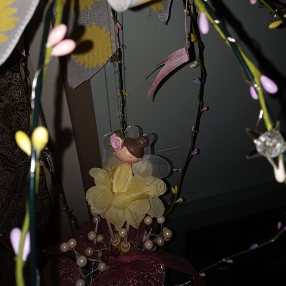 Handmade circular ballerina wreath - Picture 3 of 8